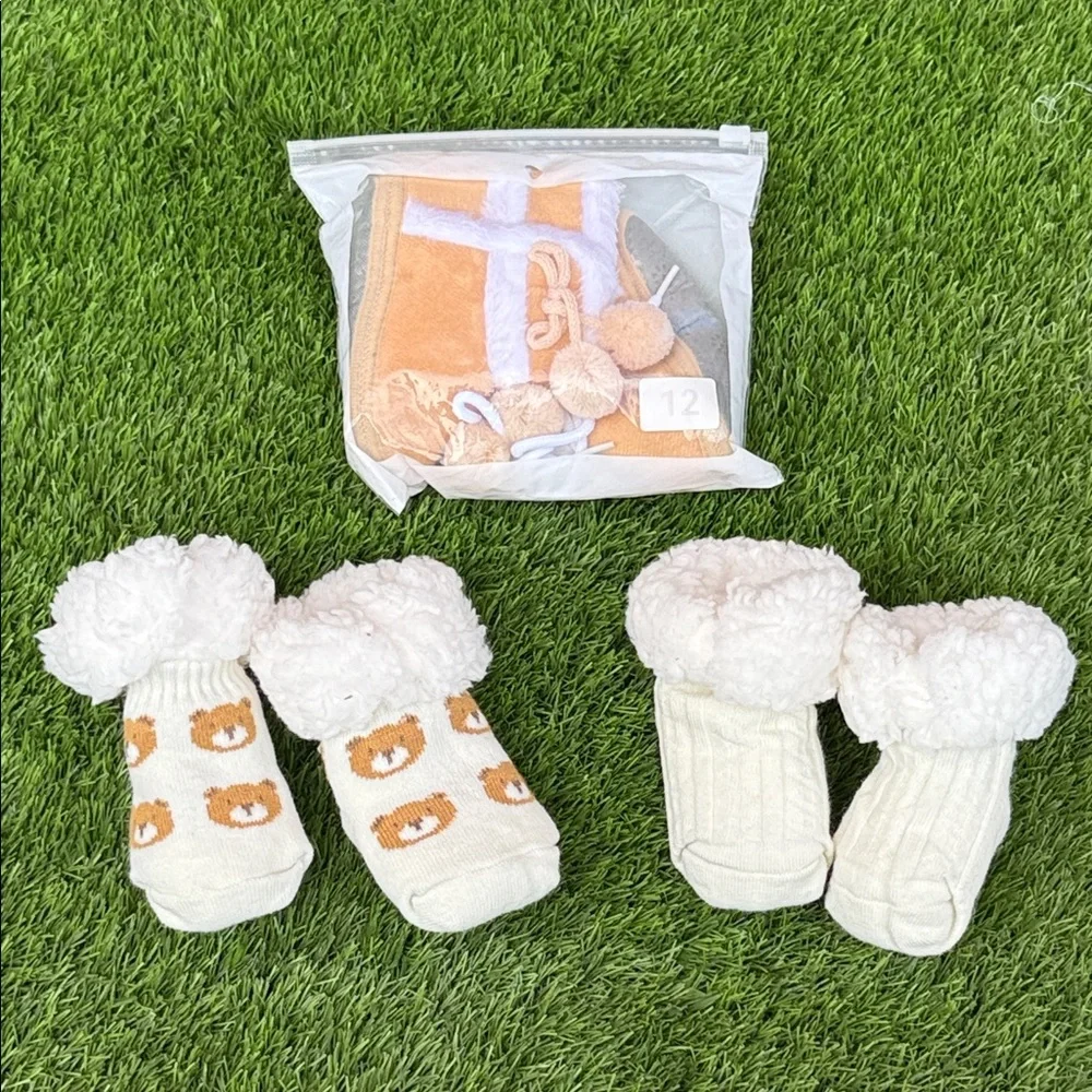 Adorable Cream Lion Baby Socks Set and boots shoe
